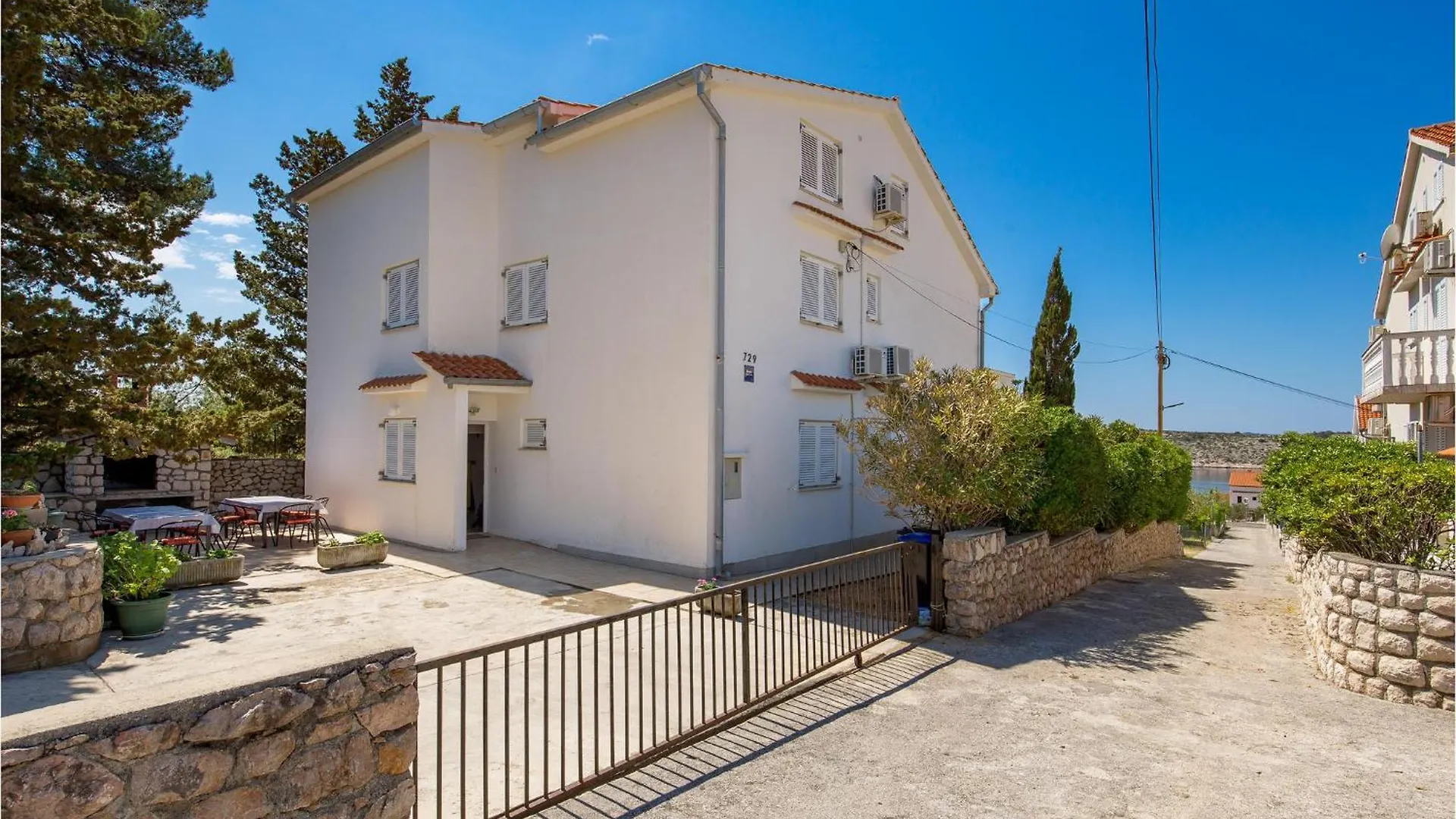2 Bedroom Awesome Apartment In Rab Barbat na Rabu
